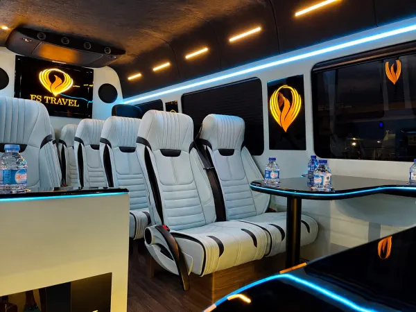 MERCEDES ULTRA VIP (4-10 PAX)